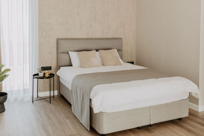 Ilgtermiņā tiek izīrēti ekskluzīvi, moderni lofta stila divu līmeņu apartamenti jaunā rindu Jelgava un novads - foto 6