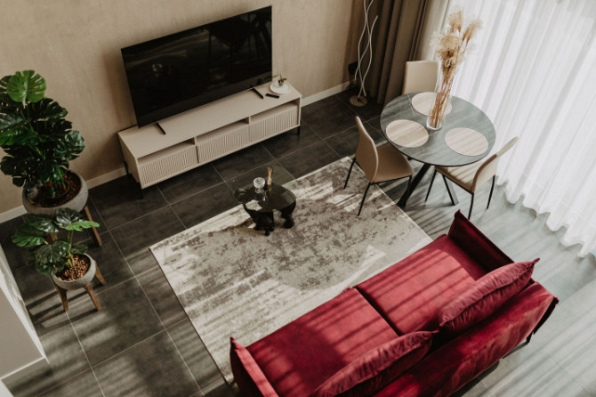 Ilgtermiņā tiek izīrēti ekskluzīvi, moderni lofta stila divu līmeņu apartamenti jaunā rindu Jelgava un novads - foto 1