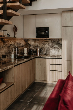 Ilgtermiņā tiek izīrēti ekskluzīvi, moderni lofta stila divu līmeņu apartamenti jaunā rindu Jelgava un novads - foto 3