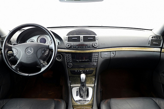 Mercedes-Benz E 320 Avantgarde ATM 3.2 165kW Tallina - foto 5