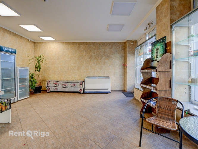 KOMERCTELPAS NOMAI CENTRĀ, BRUŅINIEKU IELĀ (1. STĀVS).  Iznomā mājīgas un funkcionālas Rīga - foto 4