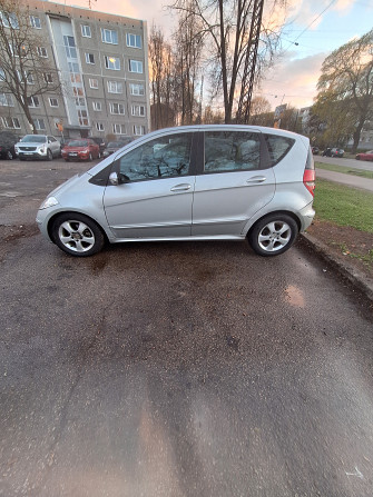 Pārdodu Mercedes-Benz A 180 2005. gada izlaiduma automašīnu sudraba krāsā ar mehānisko... Rīga - foto 1