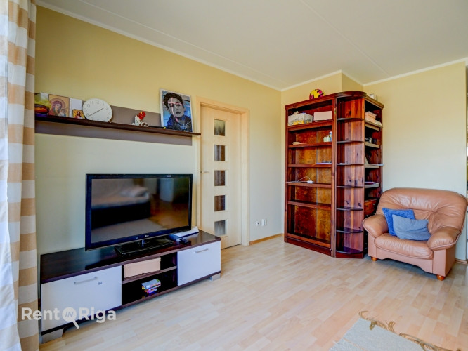 Pārdošanā tiek piedāvāts gaišs, plašs un funkcionāli pārdomāts 3 istabu dzīvoklis Rīga - foto 2