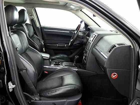 Chrysler 300 C SRT Design 3.0 CRD 155kW Tallina