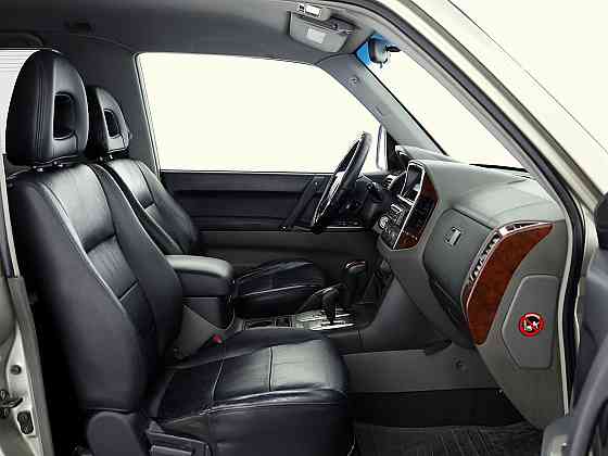 Mitsubishi Pajero Luxury ATM 3.2 DI-D 118kW Tallina