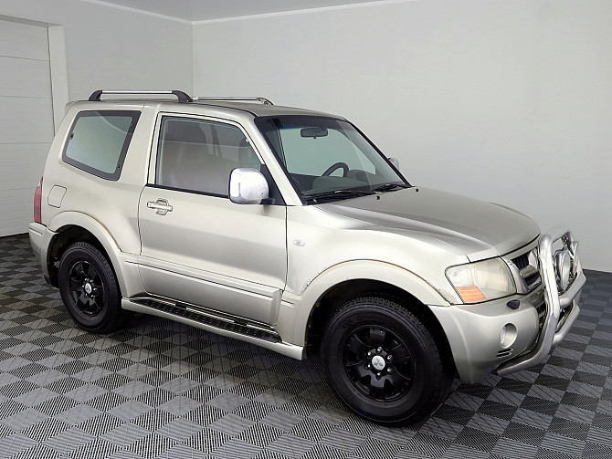 Mitsubishi Pajero Luxury ATM 3.2 DI-D 118kW Tallina - foto 1