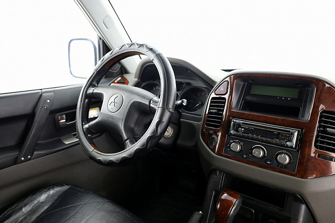 Mitsubishi Pajero Luxury ATM 3.2 DI-D 118kW Tallina - foto 5