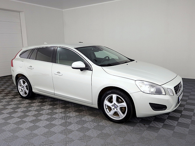 Volvo V60 Summum 2.0 D5 120kW Таллин - изображение 1