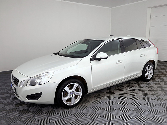 Volvo V60 Summum 2.0 D5 120kW Таллин - изображение 2