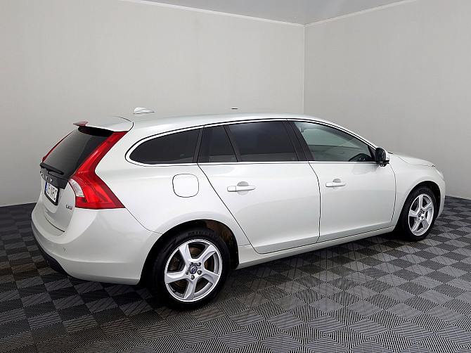 Volvo V60 Summum 2.0 D5 120kW Таллин - изображение 3