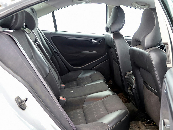Volvo S60 Summum 2.4 103kW Таллин - изображение 7