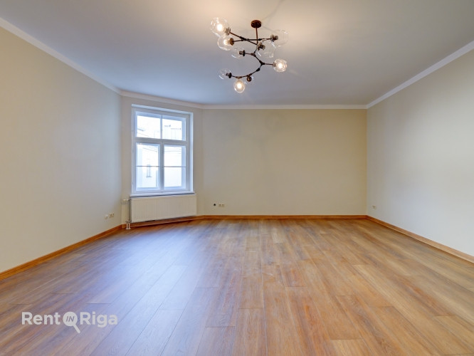 Vai pagalma klusums šķiet vilinošs, ja vien dažu soļu attālumā var izbaudīt pilsētas Rīga - foto 6