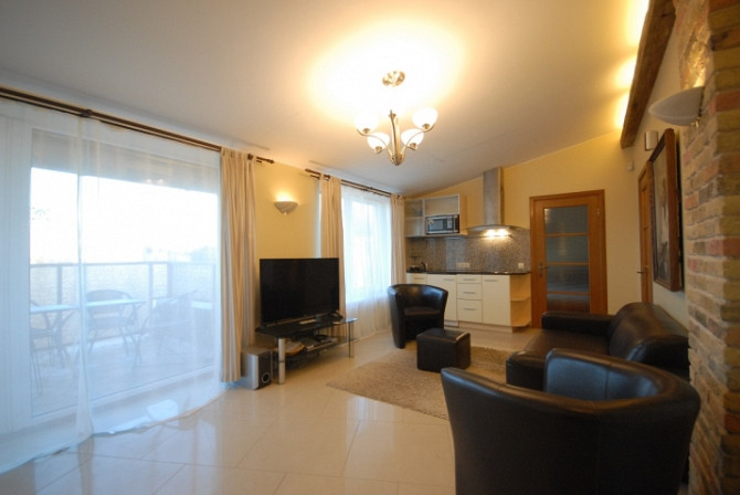 Izīrē ekskluzīvu PENTHOUSE dzīvokli ar terasi. Dzīvoklis pilnībā aprīkots. Ēka atrodas Rīga - foto 2