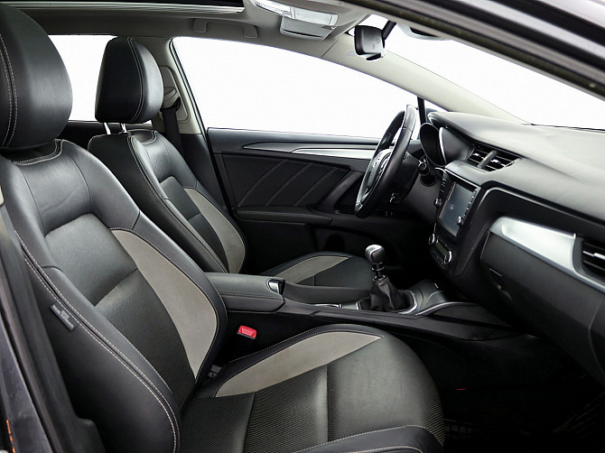 Toyota Avensis Luxury 1.6 D-4D 82kW Таллин - изображение 6