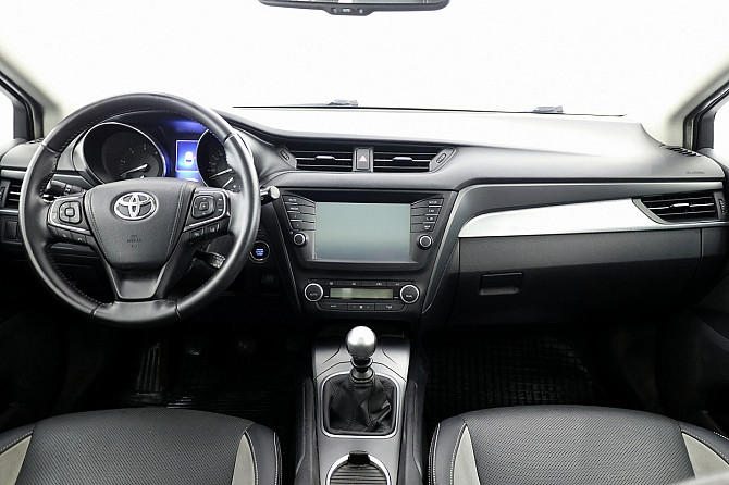 Toyota Avensis Luxury 1.6 D-4D 82kW Таллин - изображение 5