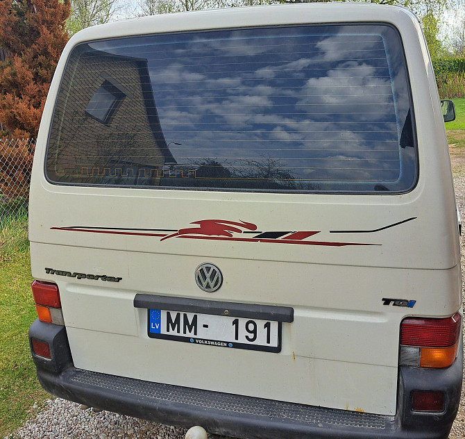 Pārdodu kravas Volkswagen Transporter 2, 5 TDI labā tehniskā stāvoklī, 3 sēdvietas.
Interesei... Кулдига - изображение 1