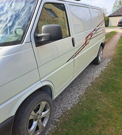 Pārdodu kravas Volkswagen Transporter 2, 5 TDI labā tehniskā stāvoklī, 3 sēdvietas.
Interesei... Кулдига - изображение 3