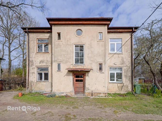Māja ar potenciālu  vieta, kur var piepildīt gan ģimenes sapņus, gan investīciju ieceres. Rīga - foto 1