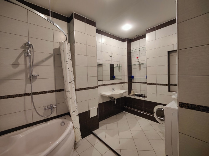 Stilīgs dzīvoklis pilsētas Klusajā centrā, vēstniecību rajonā, renovētā jūgendstila Rīga - foto 6