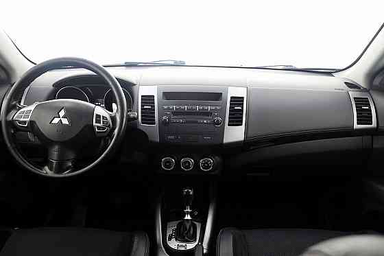 Mitsubishi Outlander Luxury Facelift ATM 2.2 Di-D 115kW Tallina