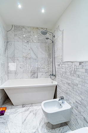 Jaunceltne, fasādes māja, energo efektīva māja, ieeja no pagalma, ir lifts, balkons, divas Rīga - foto 12