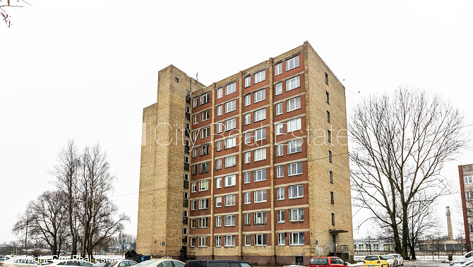 Fasādes māja, labiekārtota apzaļumota teritorija, vieta automašīnai, ir lifts, lodžija, logi Rīga - foto 19