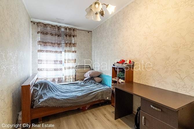 Fasādes māja, fasāde ar koka apdari, vieta automašīnai, ieeja no pagalma, logi vērsti mājas Rīga - foto 17