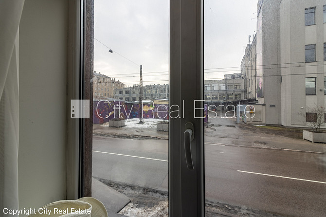 Fasādes māja, fasāde ar koka apdari, vieta automašīnai, ieeja no pagalma, logi vērsti mājas Rīga - foto 6