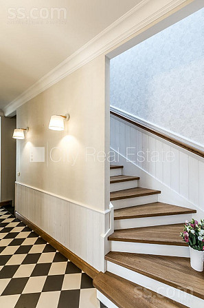Mansards, logi vērsti mājas abās pusēs, guļamistabu skaits 2 gab., vannas istabu skaits 1 Rīga - foto 20