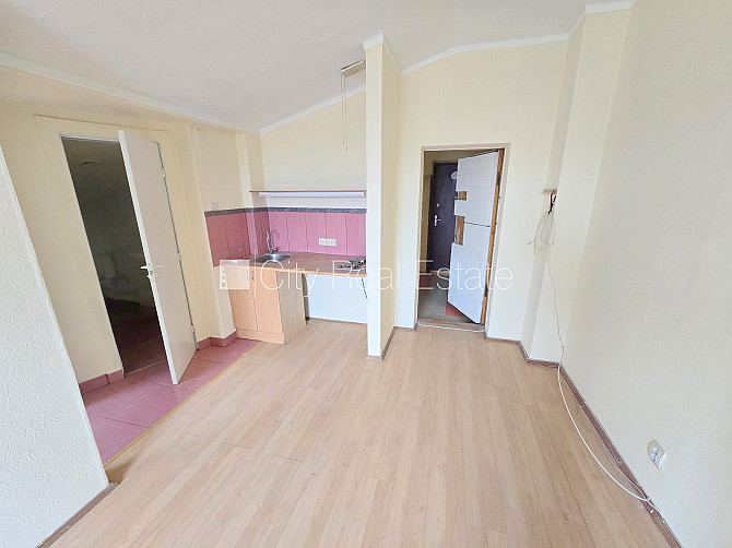 Fasādes māja, renovēta māja, slēgts pagalms, vieta automašīnai, ieeja no ielas un pagalma, Rīga - foto 6