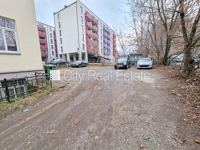Fasādes māja, renovēta māja, slēgts pagalms, vieta automašīnai, ieeja no ielas un pagalma, Rīga - foto 19