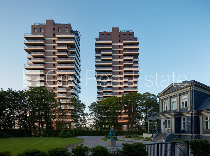 Zeme īpašumā, fasādes māja, renovēta māja, mainīts Jumta segums, labiekārtota apzaļumota Rīga - foto 13