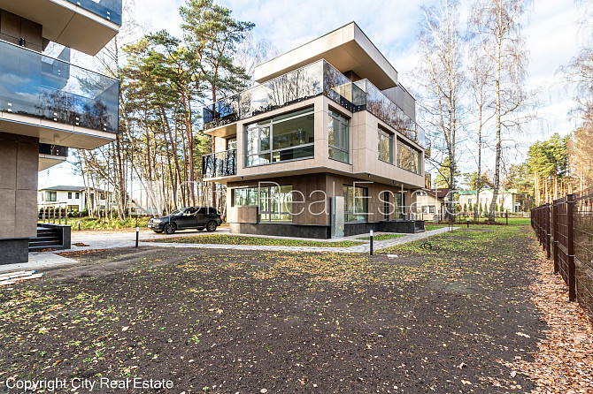 Jaunceltne, zaļā teritorija, slēgts pagalms, bezmaksas stāvvieta pagalmā, ieeja no ielas, logi Jūrmala - foto 1