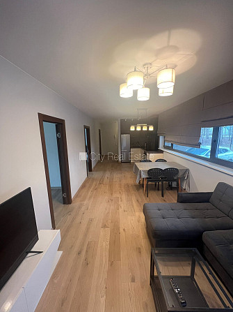 Jaunceltne, zaļā teritorija, slēgts pagalms, bezmaksas stāvvieta pagalmā, ieeja no ielas, logi Jūrmala - foto 4