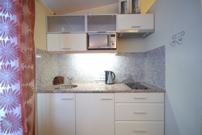 Pieejams No 1.jūnija. Ilgtermiņā izīrē penthouse dzīvokli ar 2 izolētām istabām netālu no Rīga - foto 3