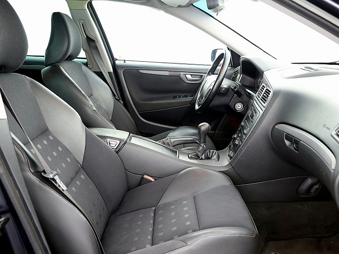 Volvo V70 Summum 4x4 AWD Facelift 2.4 D5 120kW Tallina - foto 6