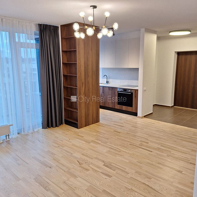 Zeme īpašumā, pagalma ēka, mainīts Jumta segums, ķieģeļu mūra sienas, labiekārtota Rīga - foto 1