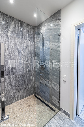 Jaunceltne, pagalma ēka, energo efektīva māja, ieeja no pagalma, puspagrabs, ir lifts, logi Rīga - foto 13