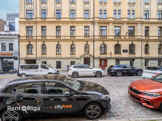 Investīciju objekts Rīgas centrā, skaistā un vēsturiskā ēkā tieši blakus Galerija Rīga. Rīga - foto 8