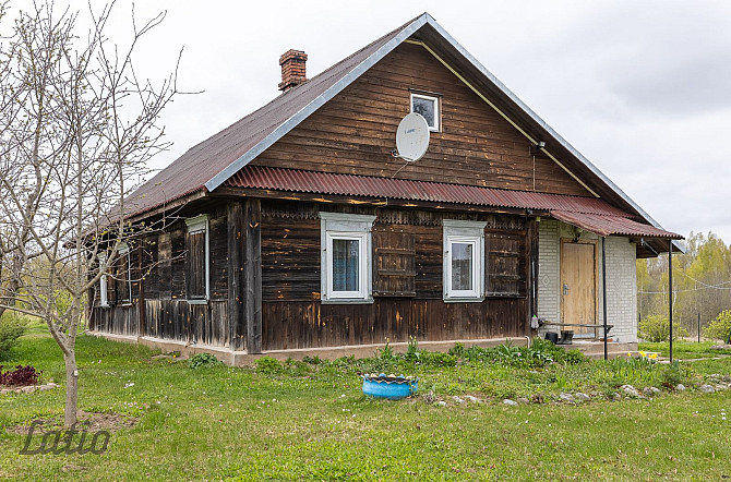 Pārdod sakoptu lauku māju (vasarnīcu) ar kopējo platību 99,2 m2 un zemi 0,5ha, 