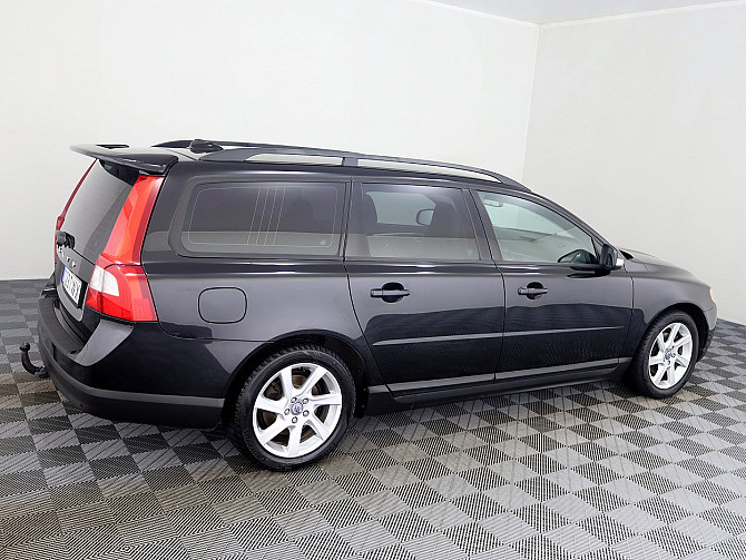 Volvo V70 Summum ATM 2.4 D5 129kW Tallina - foto 3