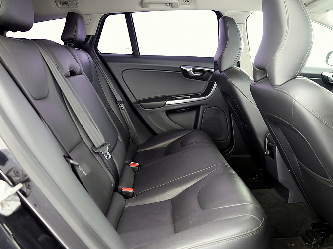 Volvo V60 Summum Facelift ATM 2.0 D5 133kW Tallina - foto 7