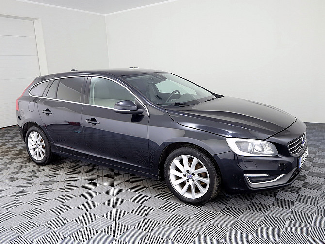 Volvo V60 Summum Facelift ATM 2.0 D5 133kW Tallina - foto 1