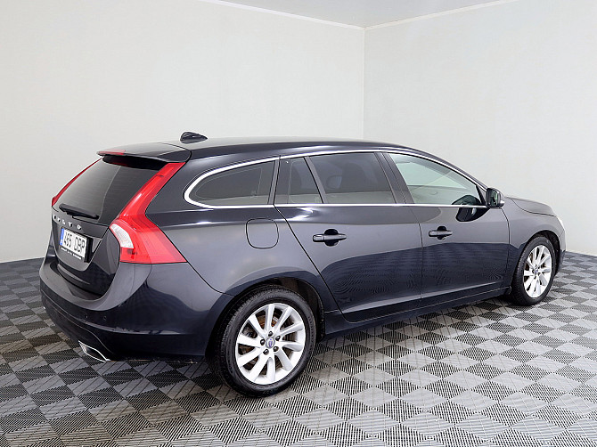 Volvo V60 Summum Facelift ATM 2.0 D5 133kW Tallina - foto 3