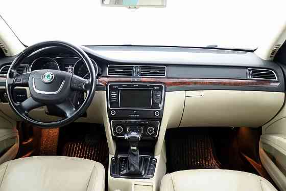Skoda Superb Highline ATM 2.0 TDI 103kW Tallina