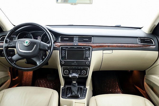 Skoda Superb Highline ATM 2.0 TDI 103kW Tallina - foto 5