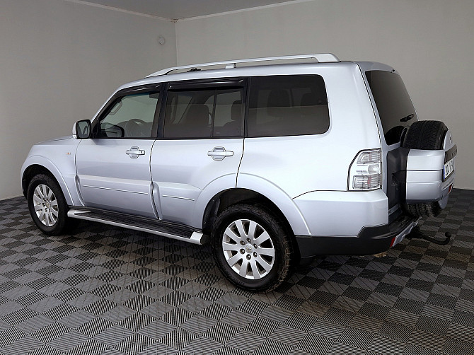 Mitsubishi Pajero Luxury ATM 3.2 Di-D 125kW Tallina - foto 4