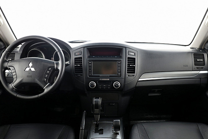 Mitsubishi Pajero Luxury ATM 3.2 Di-D 125kW Tallina - foto 5