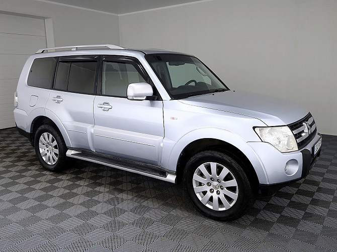 Mitsubishi Pajero Luxury ATM 3.2 Di-D 125kW Tallina - foto 1