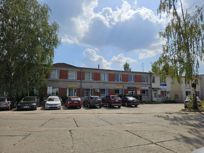 Uz nomu pieejams 2. stāvs Ganību dambī 22A, kopējā platība 450 m. Pus stāvu aizņem sakopta Rīga - foto 1